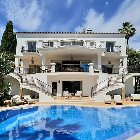 Villa Fabulous 8-bedroom Andalucian Family With Panoramic Vistas Of La Concha Marbella *