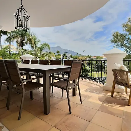 וילה Fabulous 8-bedroom Andalucian Family With Panoramic Vistas Of La Concha Marbella *