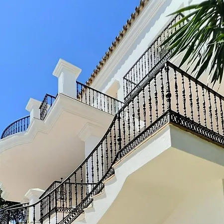 Villa Fabulous 8-bedroom Andalucian Family With Panoramic Vistas Of La Concha Marbella *