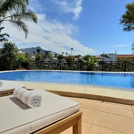 Fabulous 8-bedroom Andalucian Family With Panoramic Vistas Of La Concha Marbella סן פדרו דה אלקנטרה
