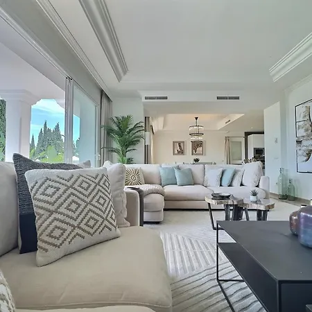 Fabulous 8-bedroom Andalucian Family With Panoramic Vistas Of La Concha Marbella