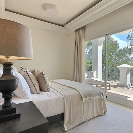 Fabulous 8-bedroom Andalucian Family With Panoramic Vistas Of La Concha Marbella סן פדרו דה אלקנטרה