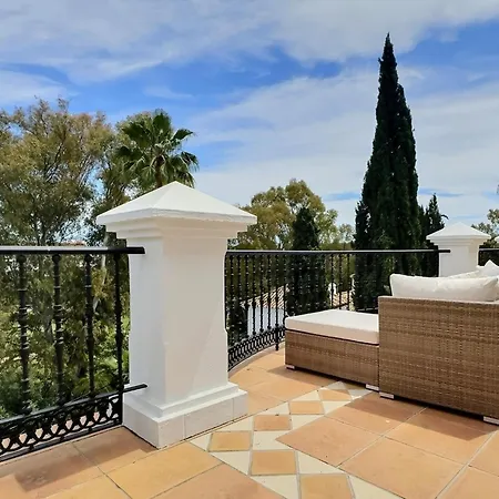 Villa Fabulous 8-bedroom Andalucian Family With Panoramic Vistas Of La Concha Marbella