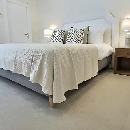 וילה Fabulous 8-bedroom Andalucian Family With Panoramic Vistas Of La Concha Marbella סן פדרו דה אלקנטרה