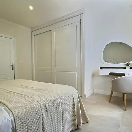 Villa Fabulous 8-bedroom Andalucian Family With Panoramic Vistas Of La Concha Marbella *